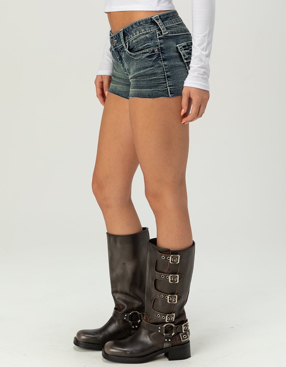 TRUE RELIGION Joey Womens Low Rise Big T Flap Shorts - Dark Wash