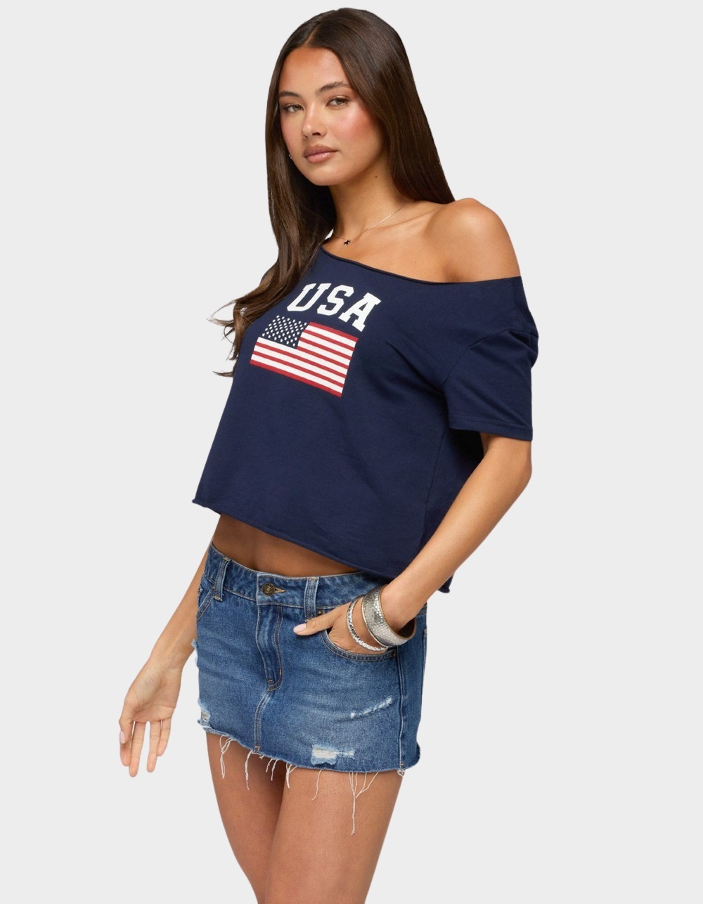 EDIKTED USA Babe Off Shoulder Tee