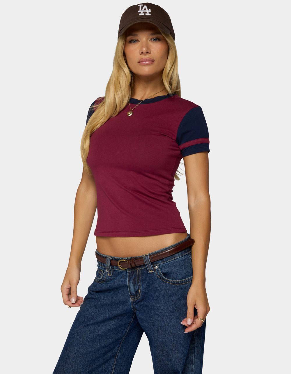 EDIKTED Sophiah Contrast Tee - DK RED