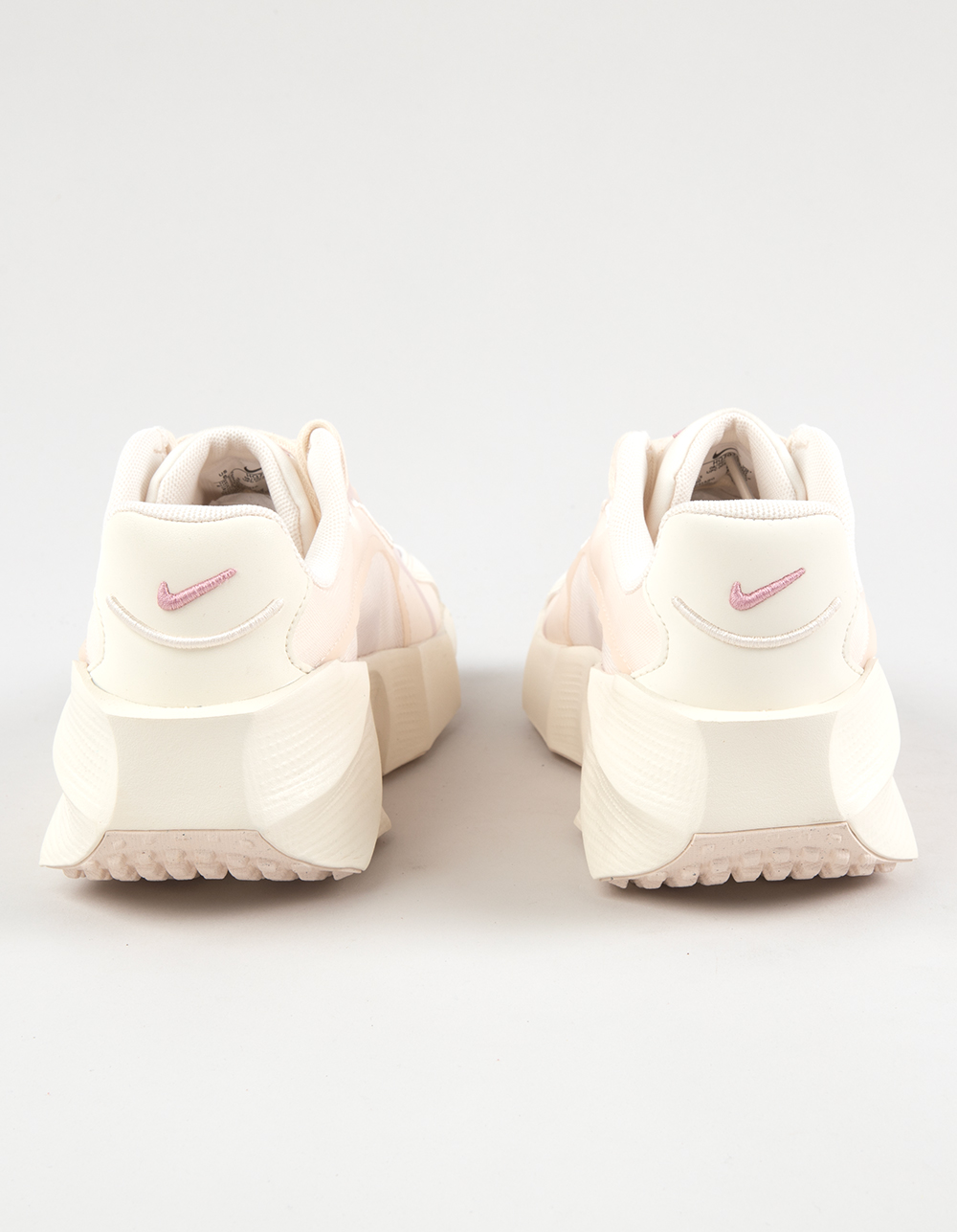 NIKE Aura Edge Womens Shoes - LT PNK/WHT