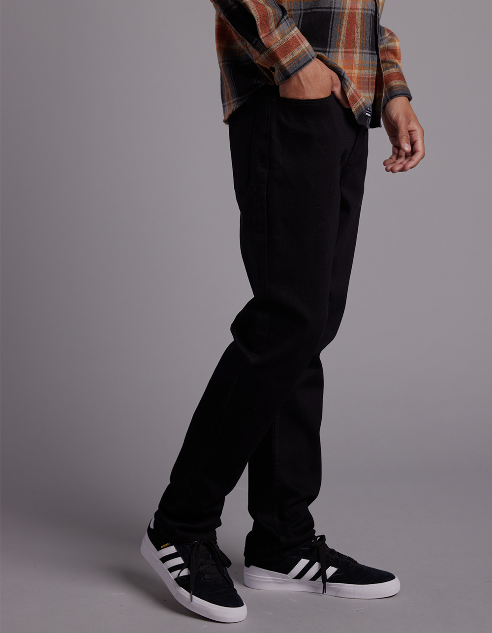 RSQ Mens Relaxed Taper Jeans BLACK Tillys