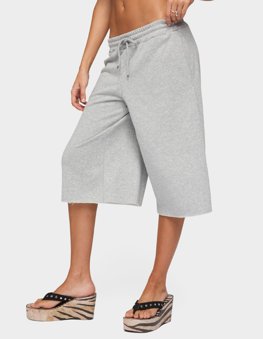 EDIKTED Amika Oversized Bermuda Shorts - GRAY