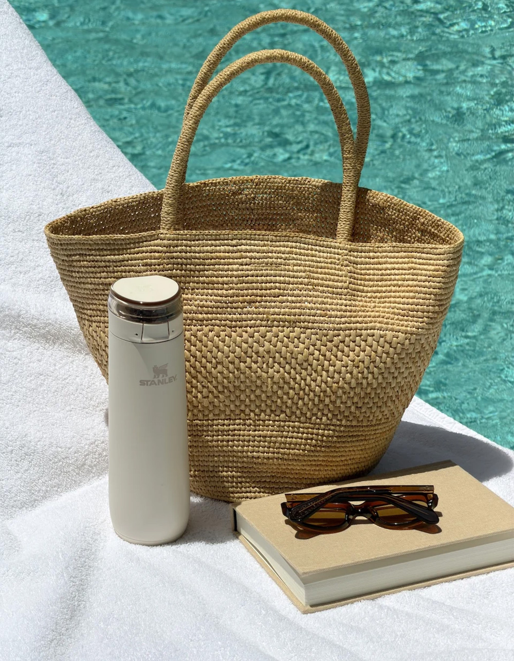 STANLEY Flowstate™ Spring 20 oz Water Bottle - CREAM
