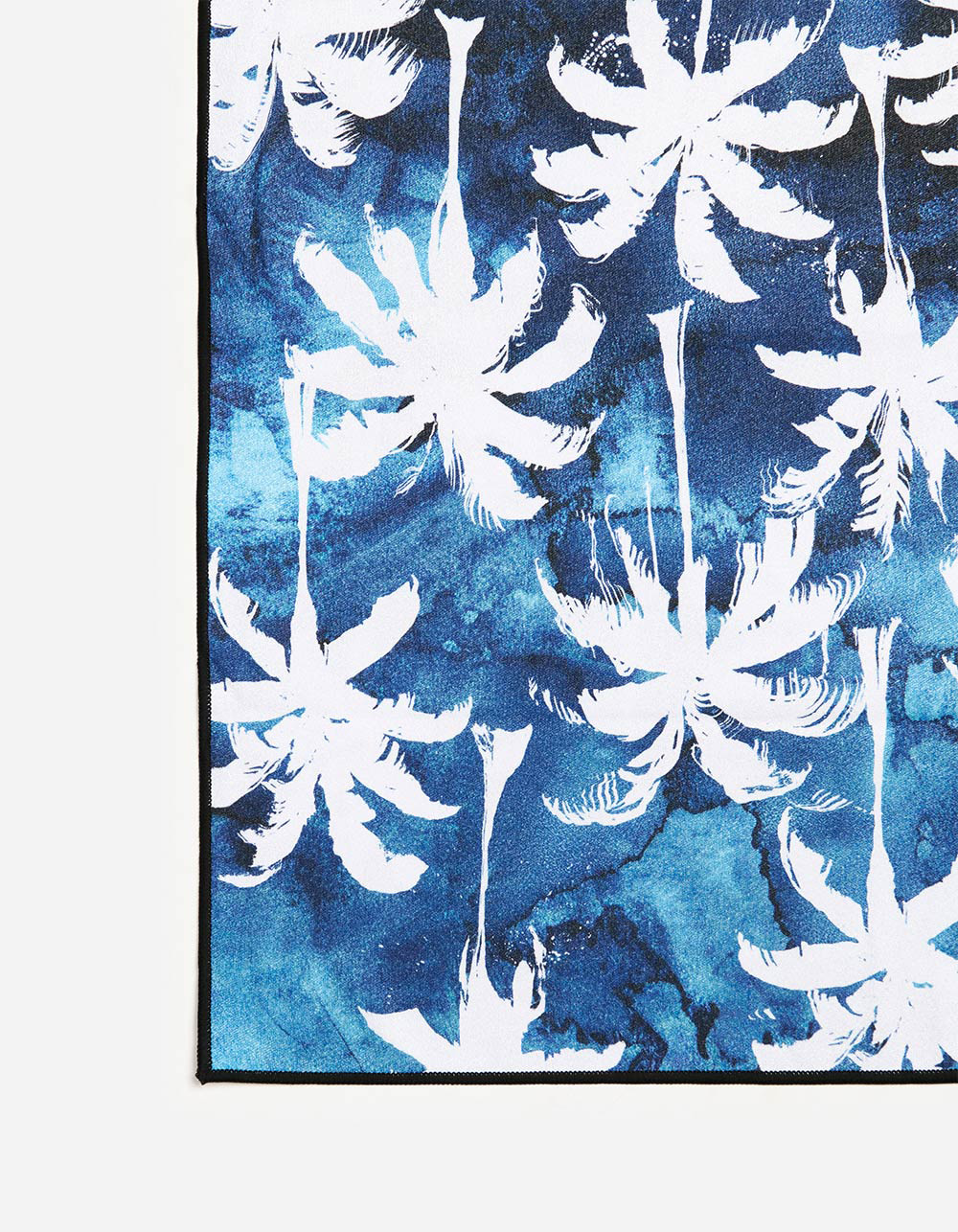 SLOWTIDE Luca Tie Dye Performance Quick-Dry Travel Towel - BLUE COMBO