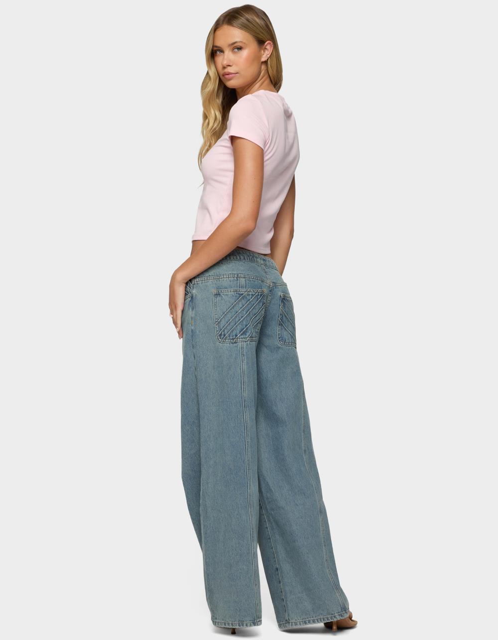 EDIKTED Stitch & Pleat Low Rise Jeans - BLUE
