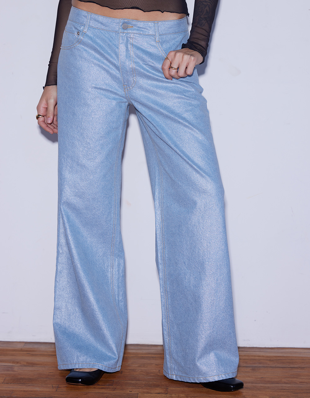 WEST OF MELROSE Coated Metallic Low Rise Baggy Womens Jeans - DENIM