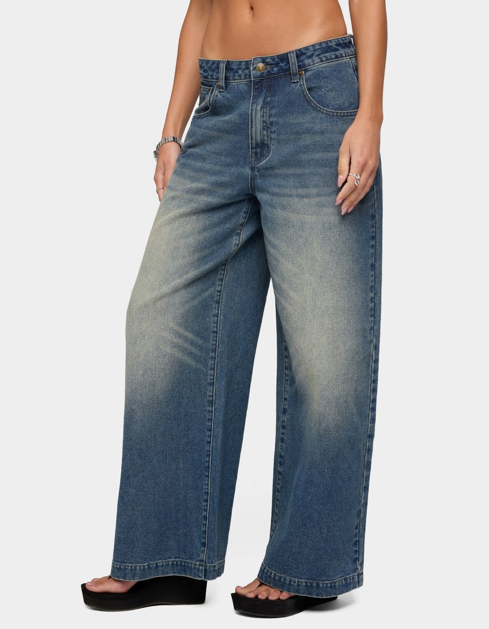 EDIKTED Sabira Low Rise Baggy Jeans - BLUE