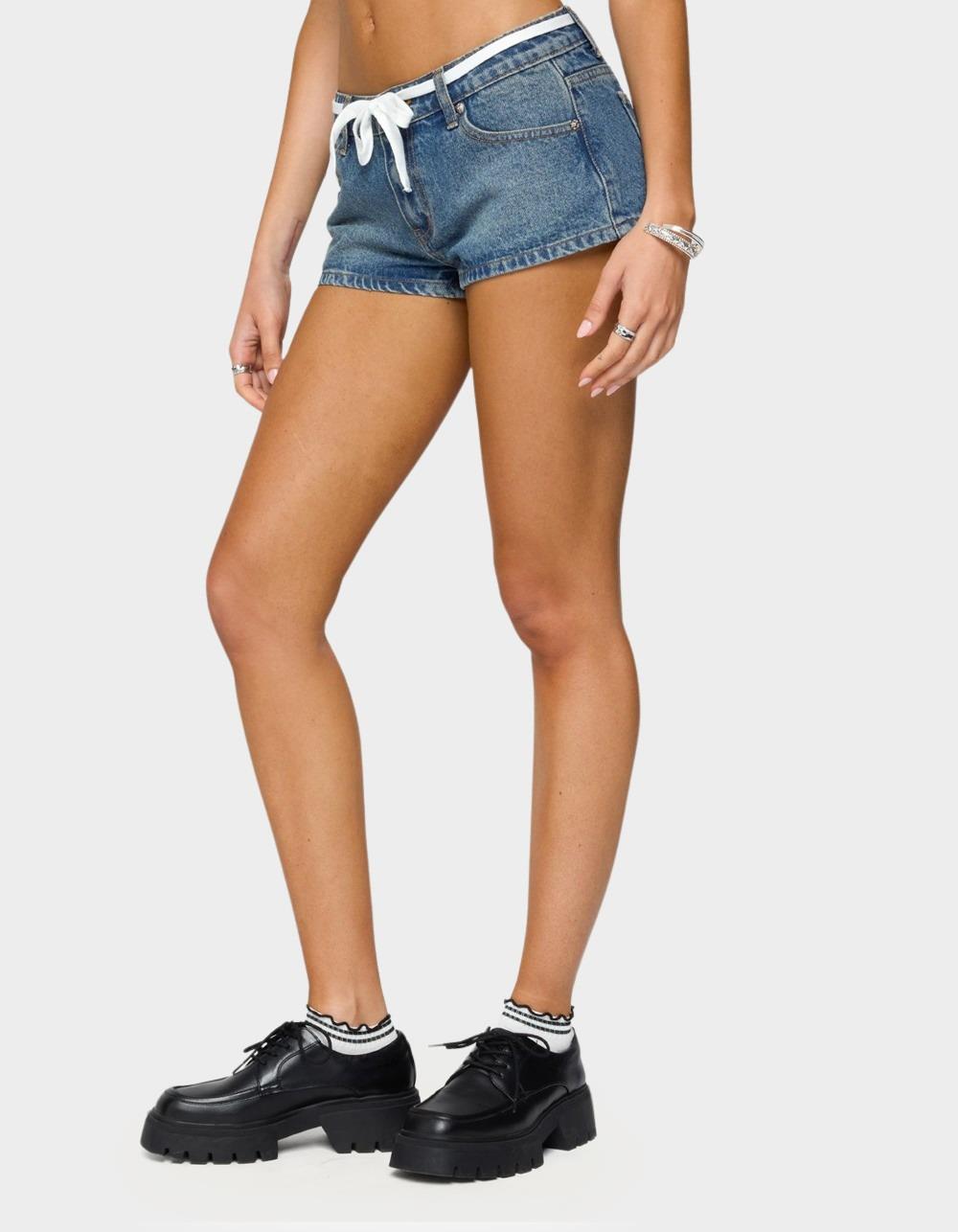 EDIKTED Olesia Tie Belt Denim Shorts - LIGHT BLUE