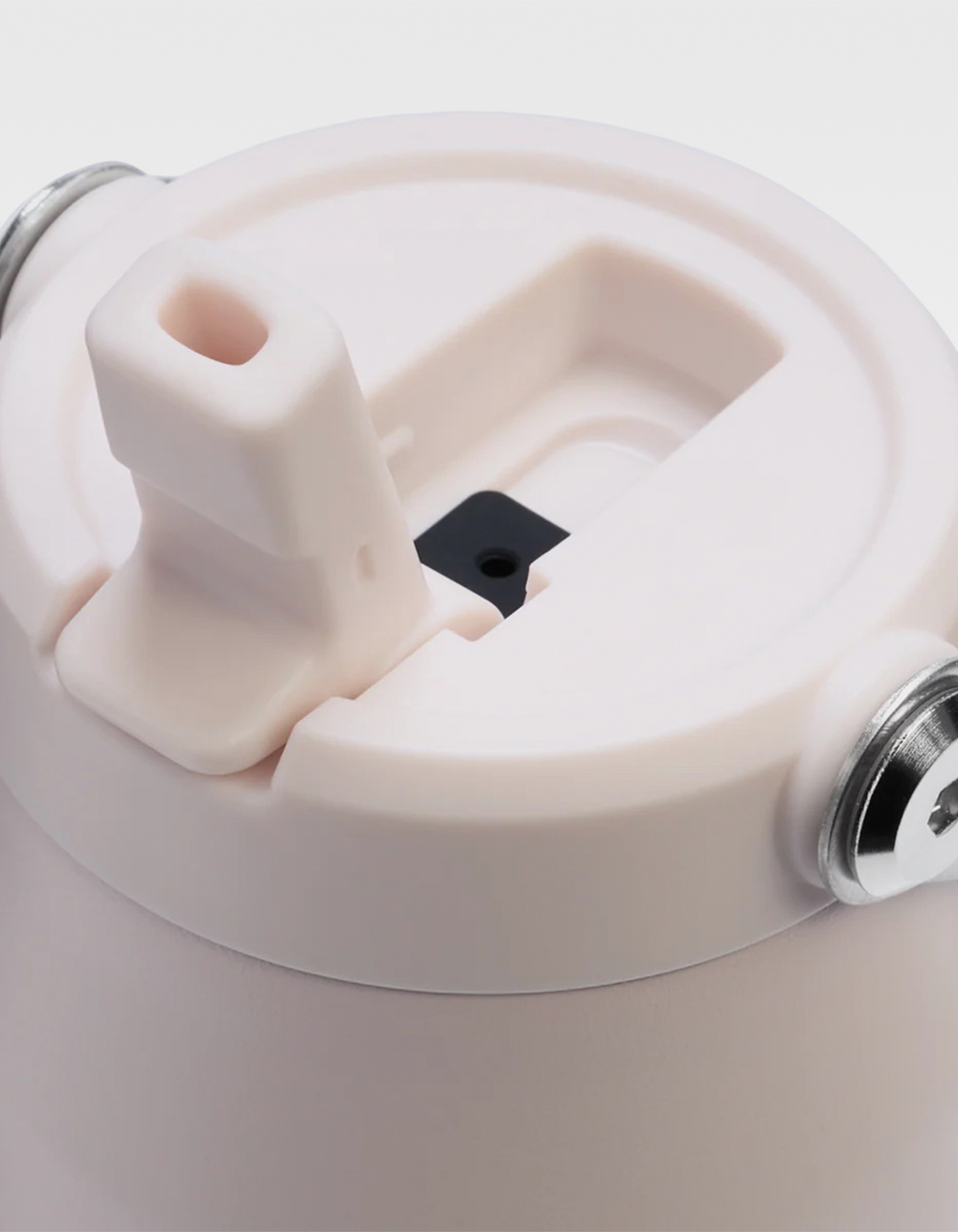 STANLEY 24 oz The IceFlow™ Water Bottle With Flip Straw Lid - ROSE QUARTZ