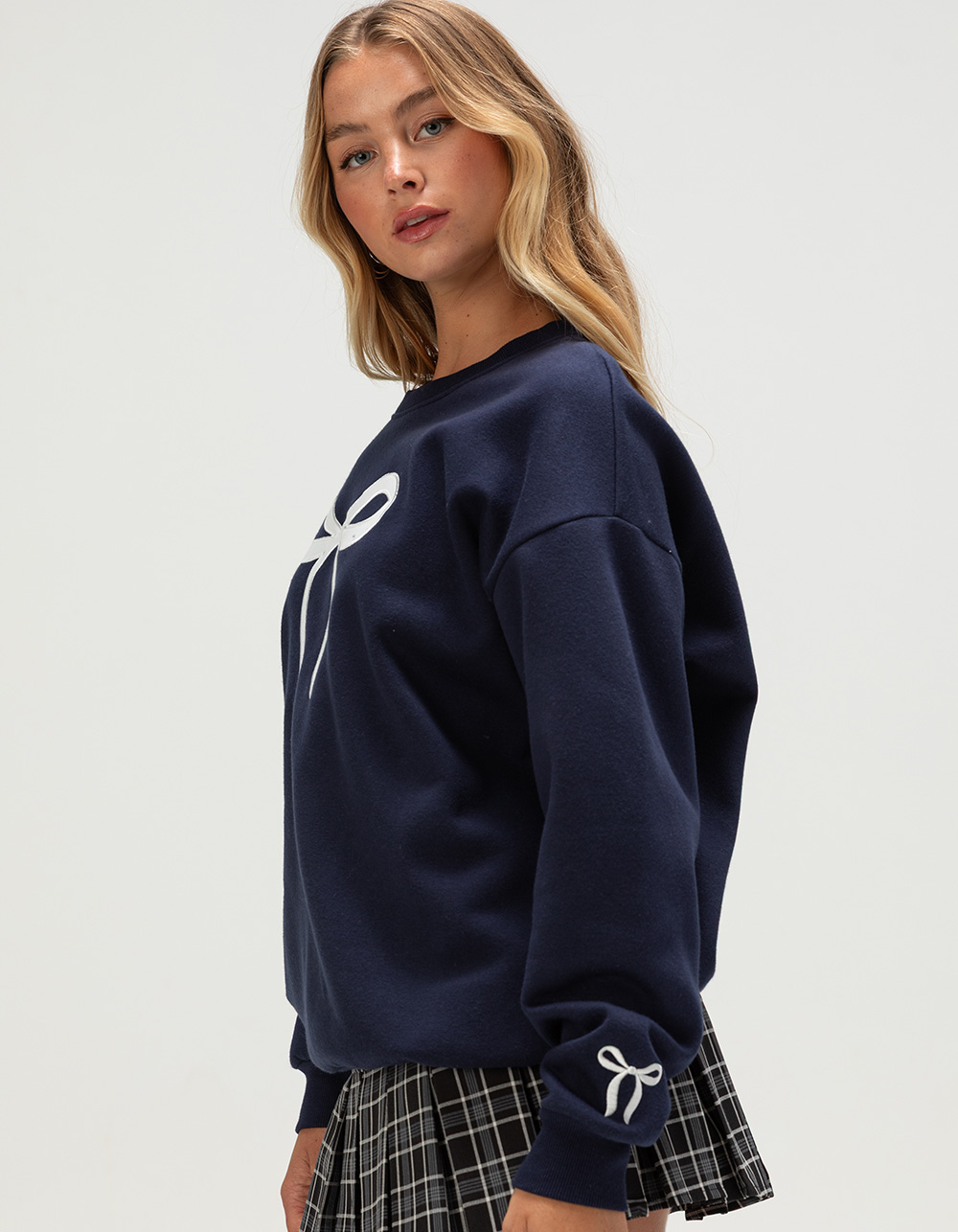 RSQ Womens Bow Patch Crewneck Sweatshirt - NAVY