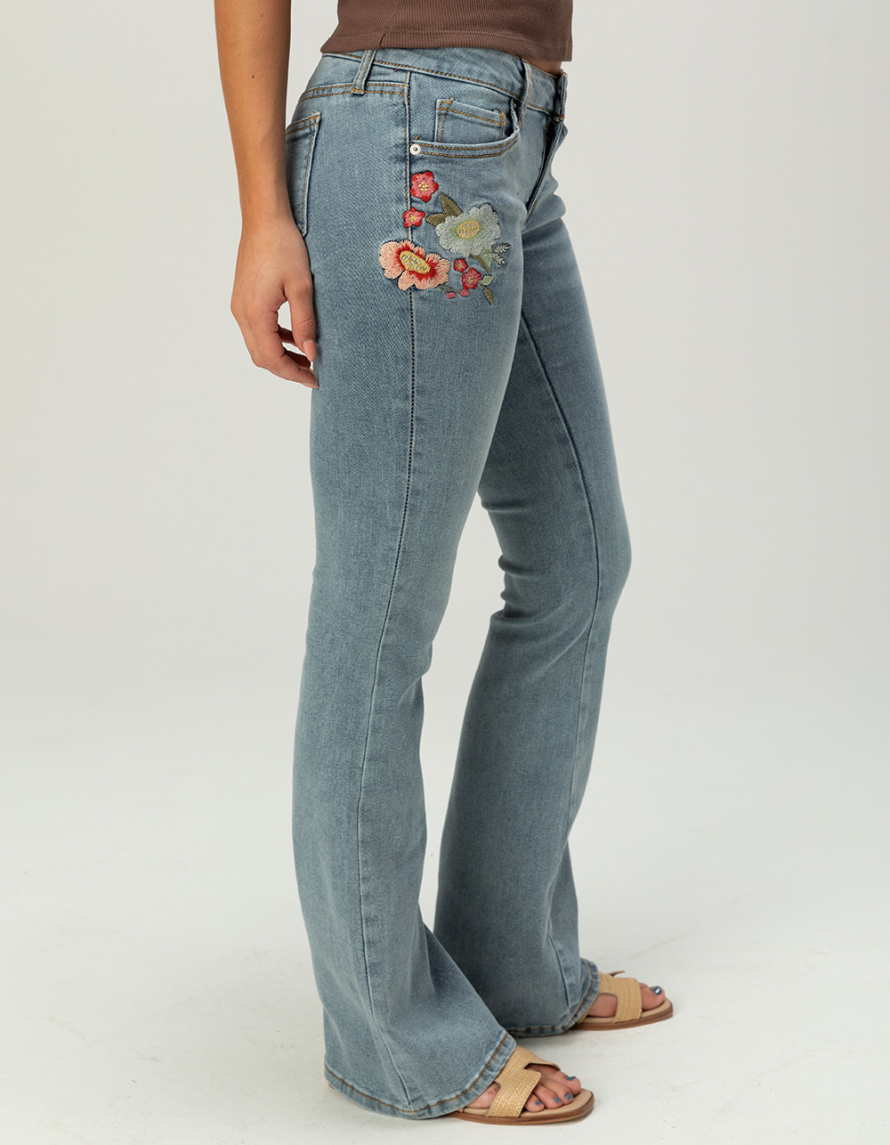 RSQ Womens Low Rise Floral Embroidered Bootcut Jeans - LIGHT WASH