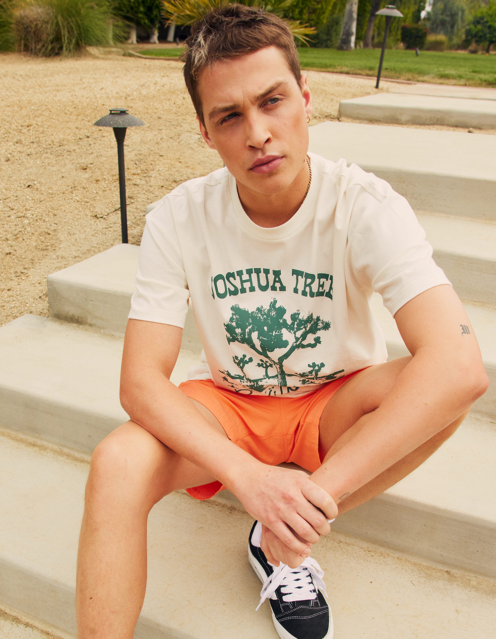 RSQ Mens Oversized Joshua Tree Tee - OFF WHITE