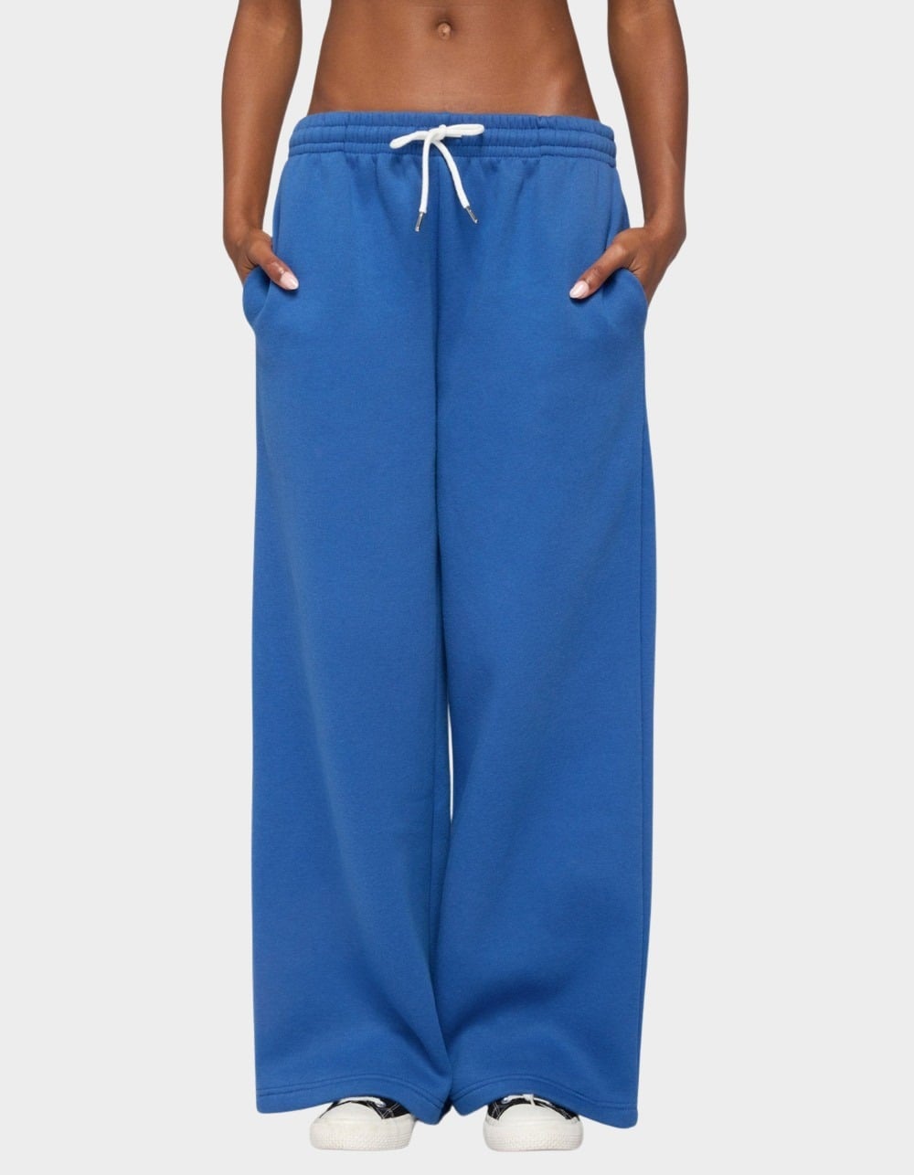 EDIKTED Kamari Low Rise Wide Sweatpants - BLUE