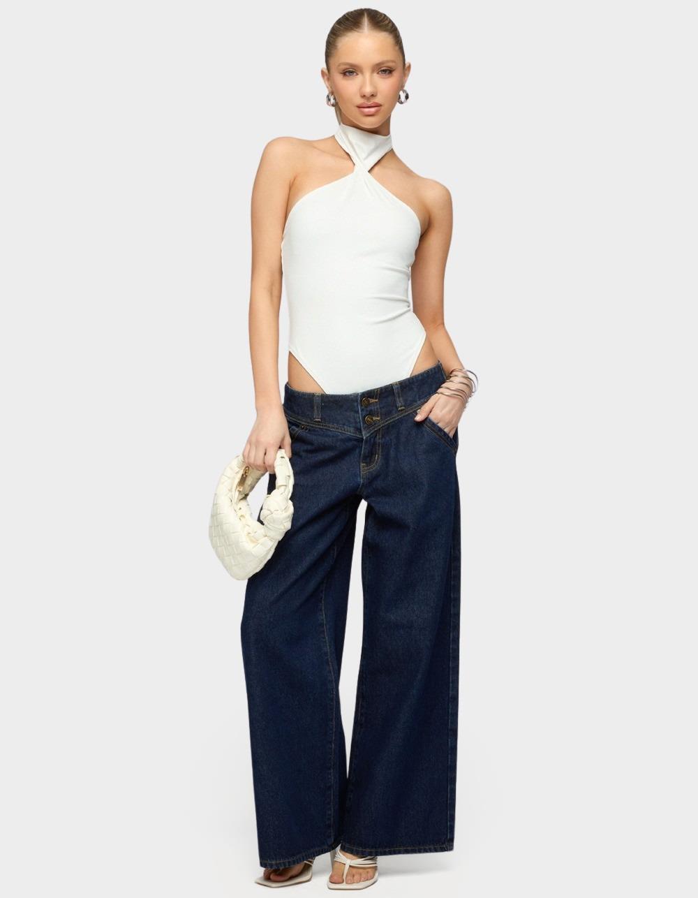 EDIKTED Petite Meredith Low Rise Wide Leg Jeans - BLUE