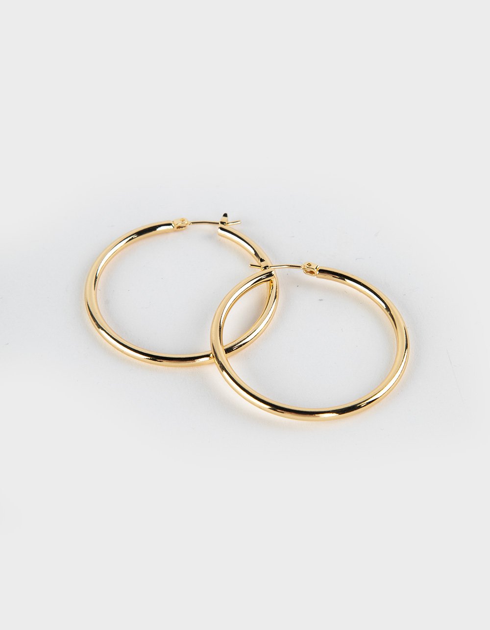 DO EVERYTHING IN LOVE 14K Gold Dipped Pin Catch Hoop Earrings - GOLD