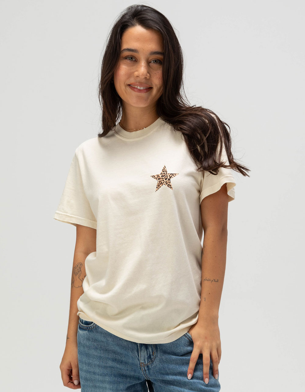 RIOT SOCIETY Leopard Star Womens Boyfriend Tee - CREAM