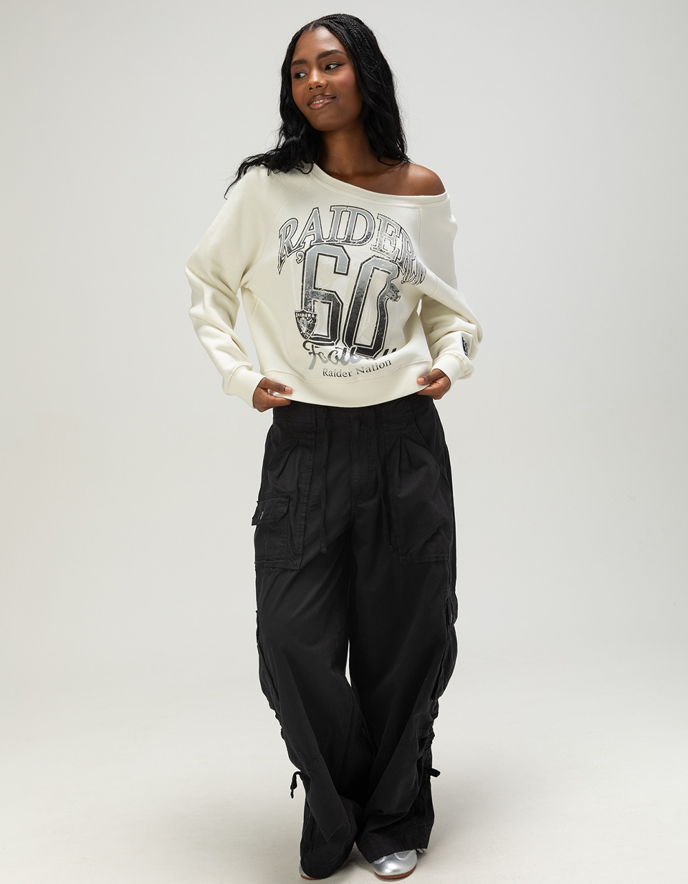 The WILD COLLECTIVE Las Vegas Raiders Womens Off Shoulder Sweatshirt - CREAM