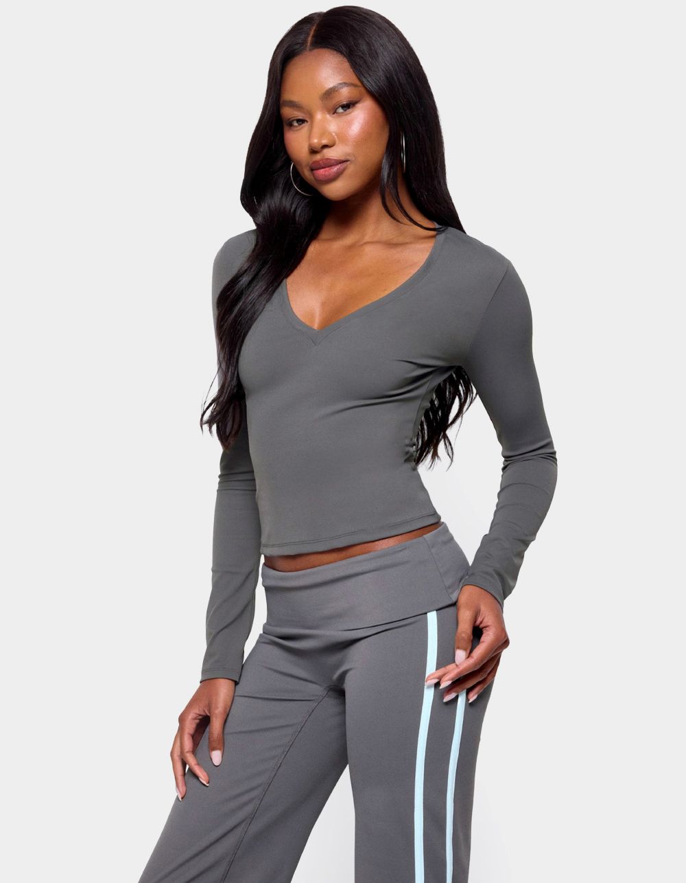 EDIKTED Ferne Long Sleeve V-Neck Top
