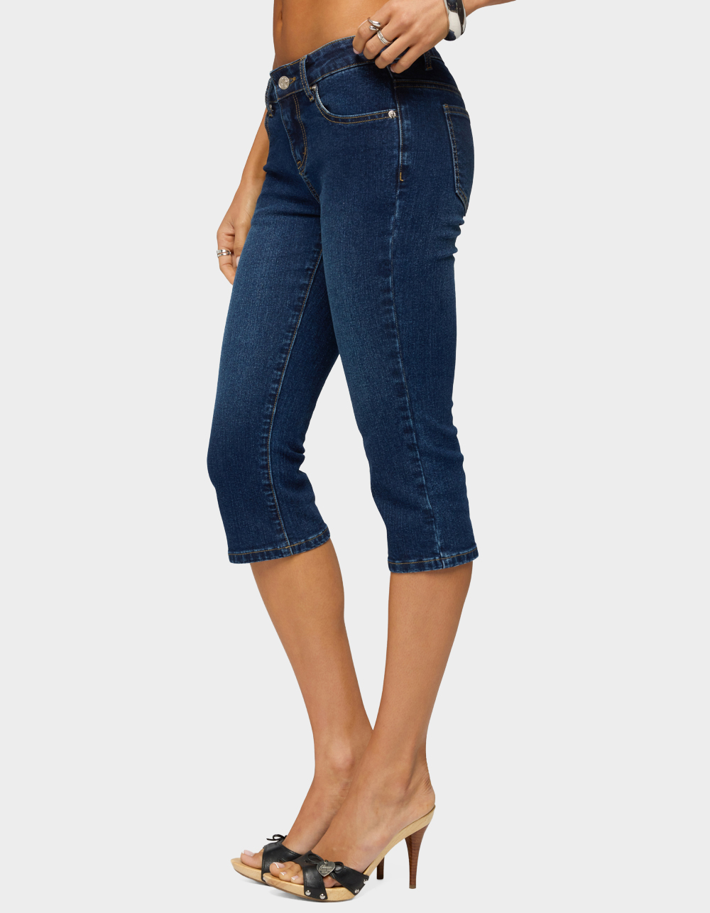 EDIKTED Fifer Low Rise Capri Jeans - DARK BLUE