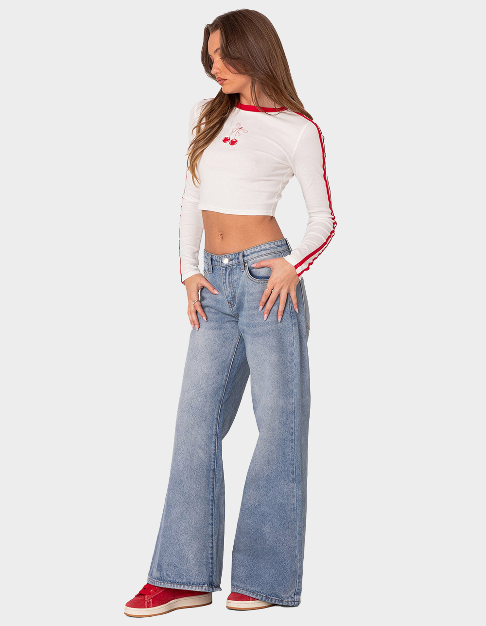 EDIKTED Low Rise Wide Leg Jeans - LIGHT BLUE