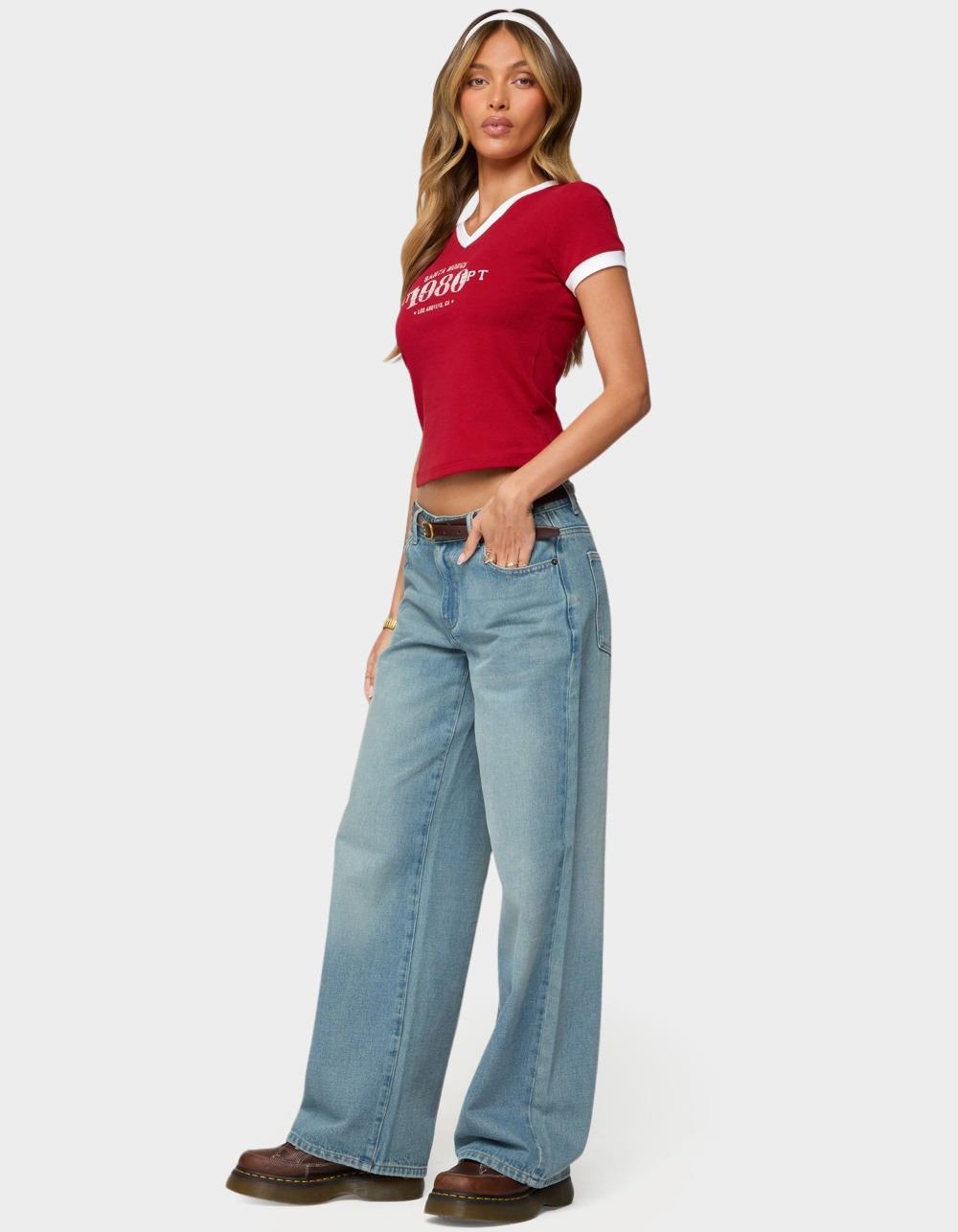 EDIKTED Santa Monica V-Neck Tee