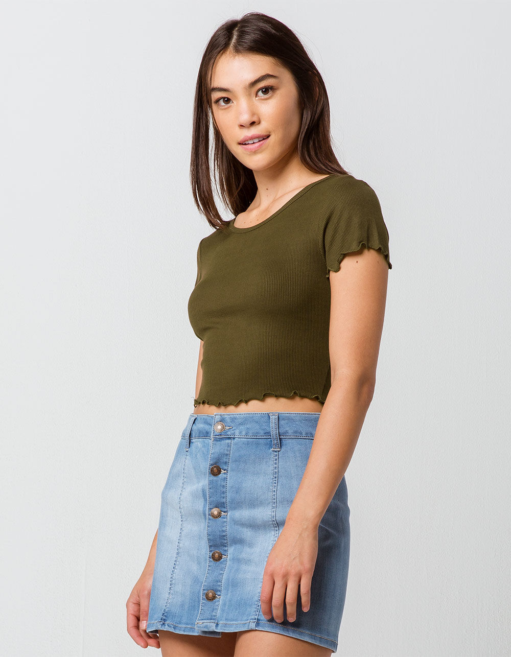 BOZZOLO Ribbed Lettuce Edge Olive Womens Crop Tee image number 0