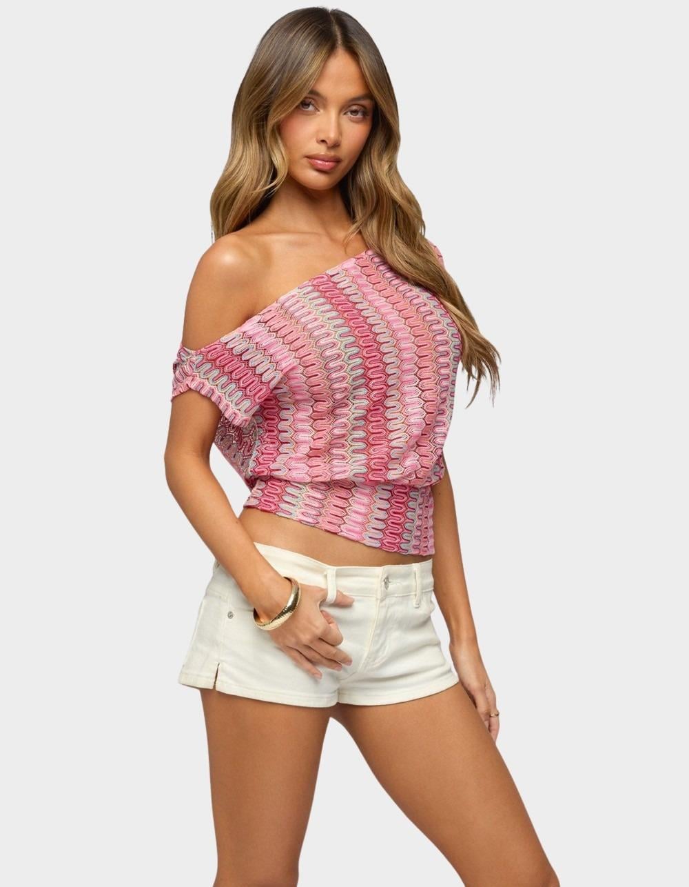 EDIKTED Taniya Off Shoulder Zigzag Knit Top - PINK