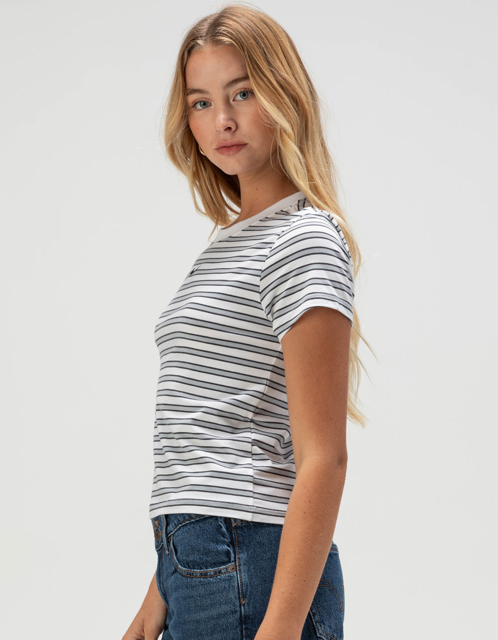 NIKE Sportswear Chill Knit Womens Stripe Tee - WHITE COMBO