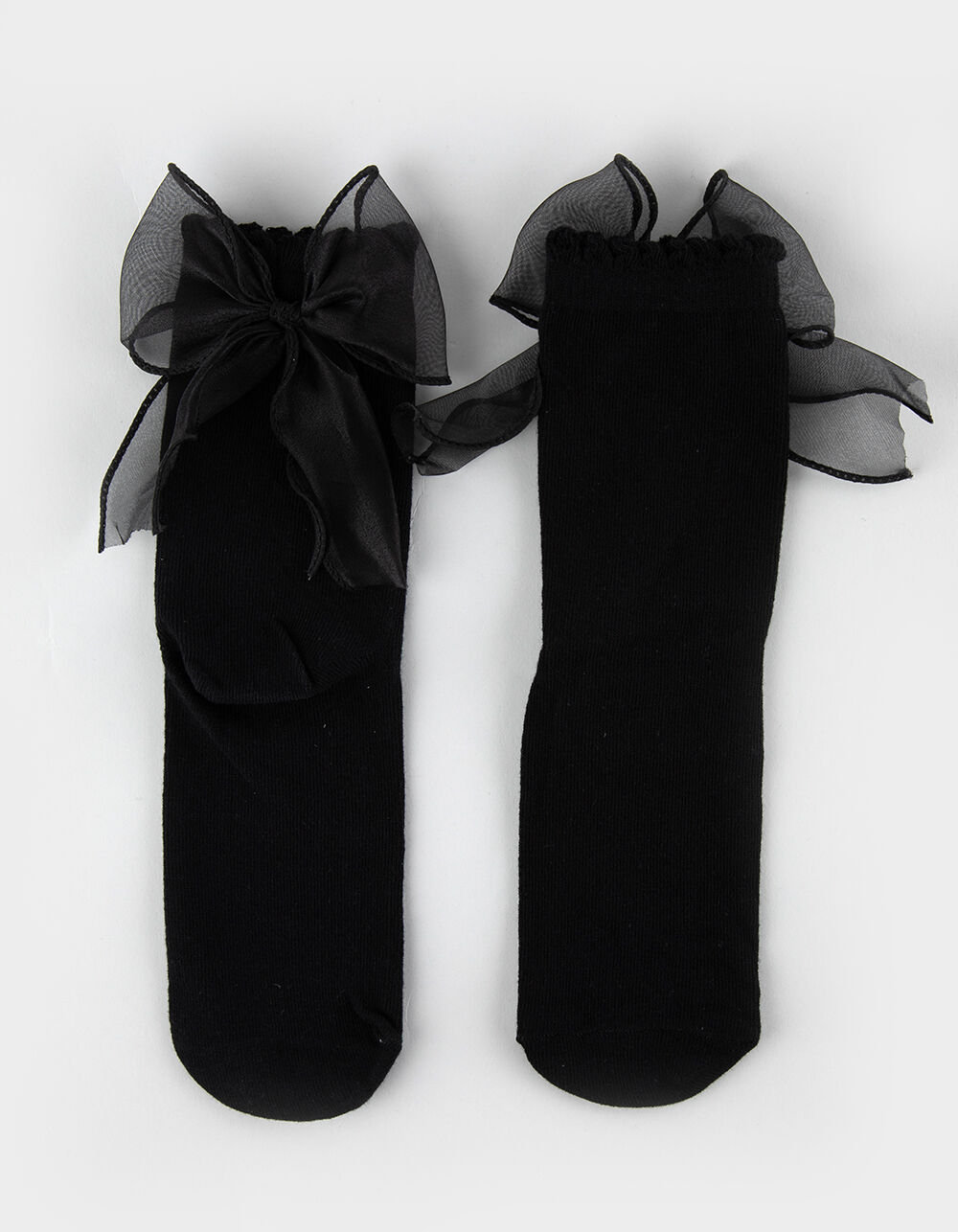 MEMOI Flowing Ribbon Back Scalloped Edge Womens Crew Socks