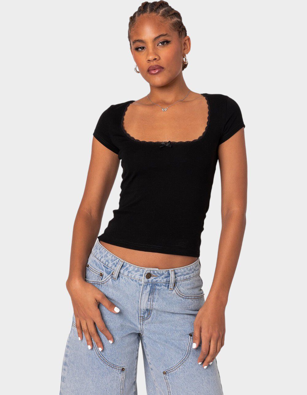 EDIKTED Priscilla Lace Trim Tee