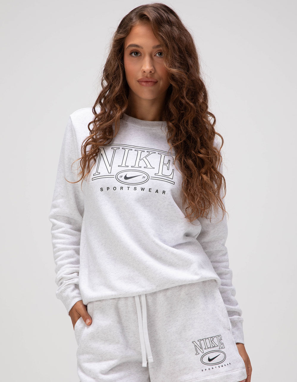 NIKE Sportswear GX Club Fleece Womens Crewneck Sweatshirt