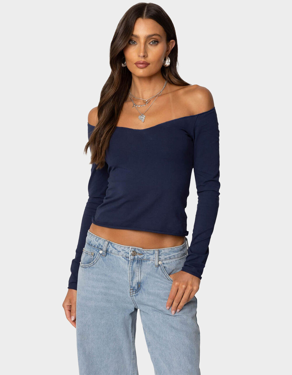 EDIKTED Nattie Off Shoulder V-Neck Top