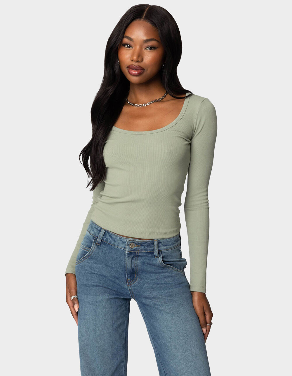 EDIKTED Makenna Scoop Neck Top
