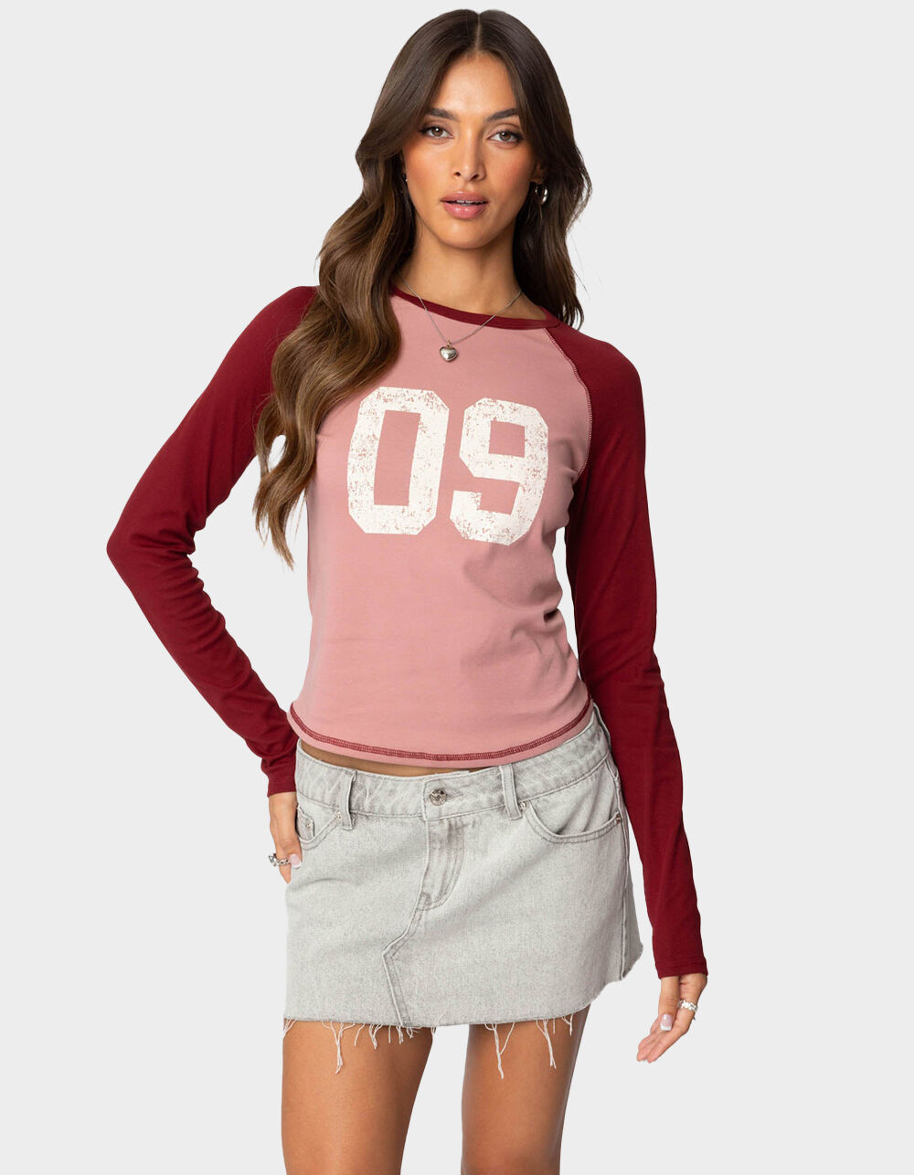 EDIKTED 09 Raglan Long Sleeve Tee