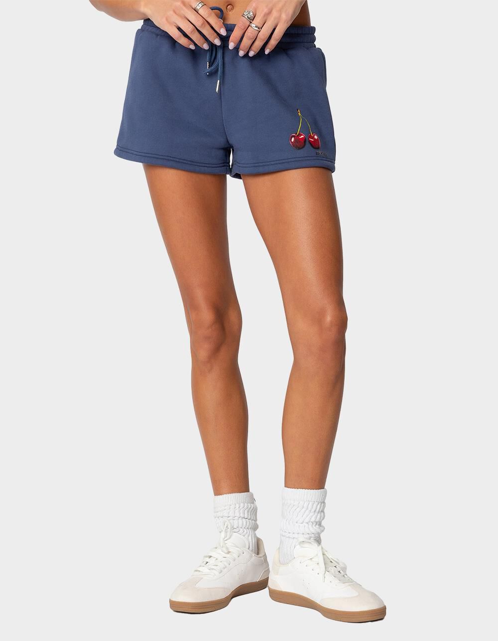 EDIKTED Mon Cheri Shorts