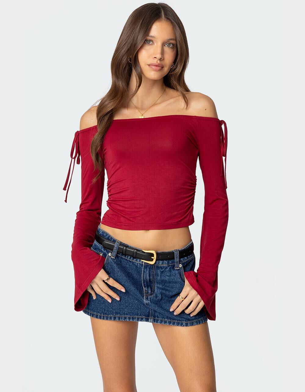 EDIKTED Keaghan Off Shoulder Top