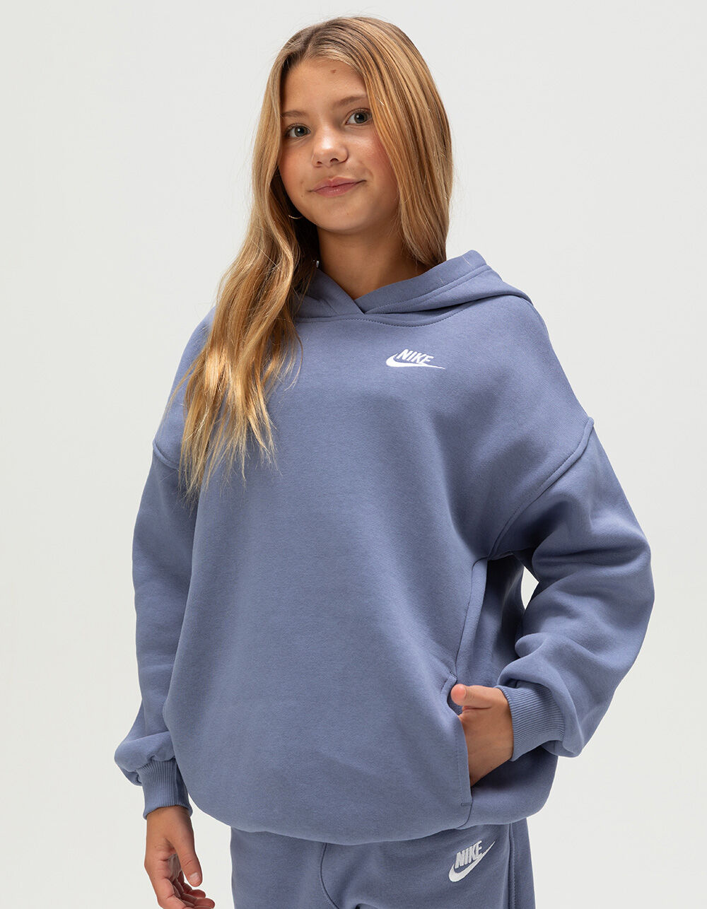 NIKE Sportswear Club Fleece Girls Oversized Hoodie NIKE Sportswear Club Fleece Girls Oversized Hoodie