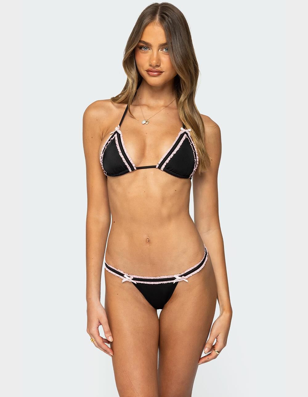 EDIKTED Mandy Triangle Bikini Top