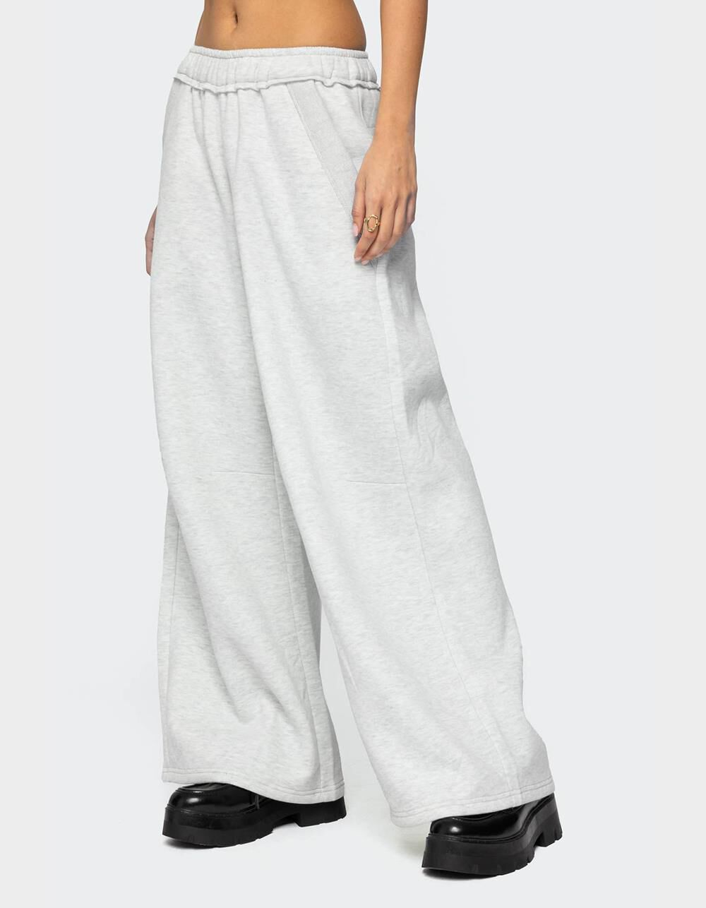 EDIKTED Kori Oversized Sweatpants