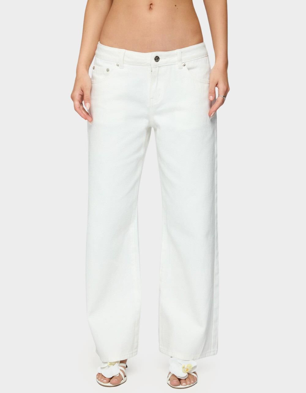 EDIKTED Petite Roman Low Rise Slouchy Jeans
