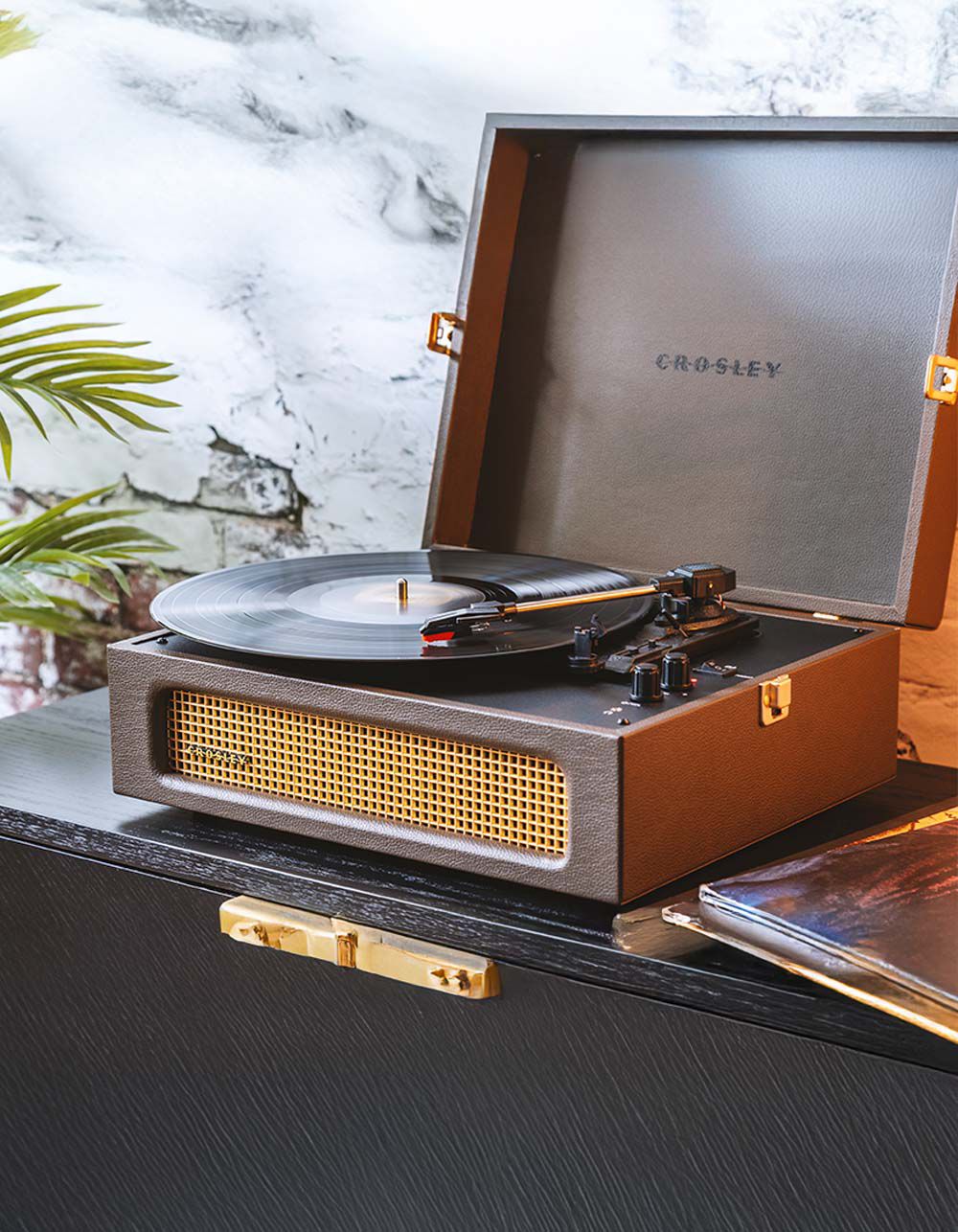 CROSLEY Voyager Record Player