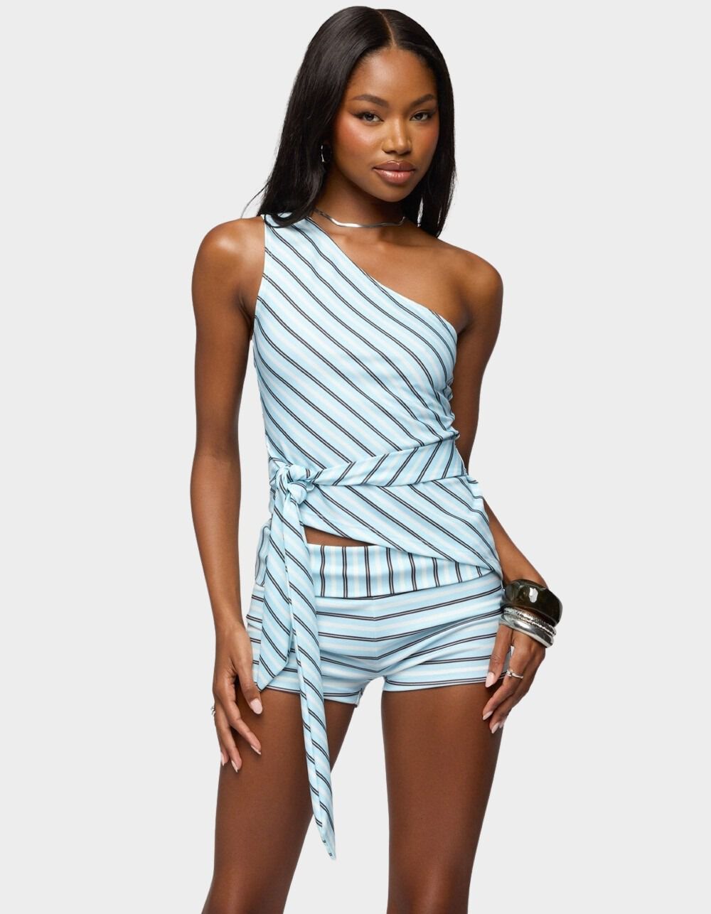 EDIKTED Chantal Asymmetric Striped Top