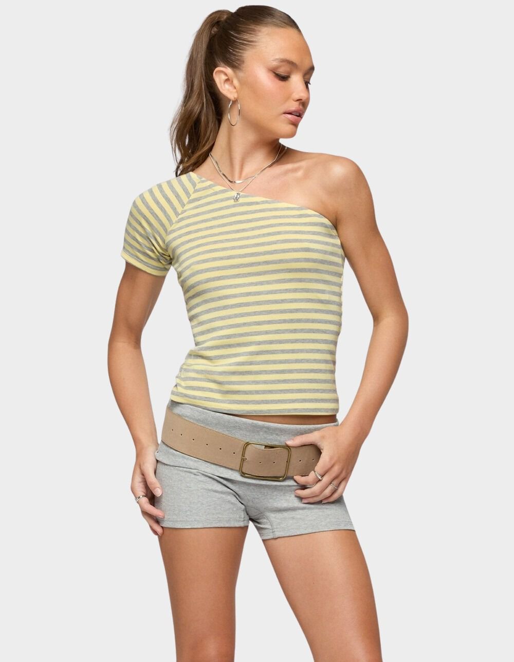 EDIKTED Eulia One Shoulder Striped Top