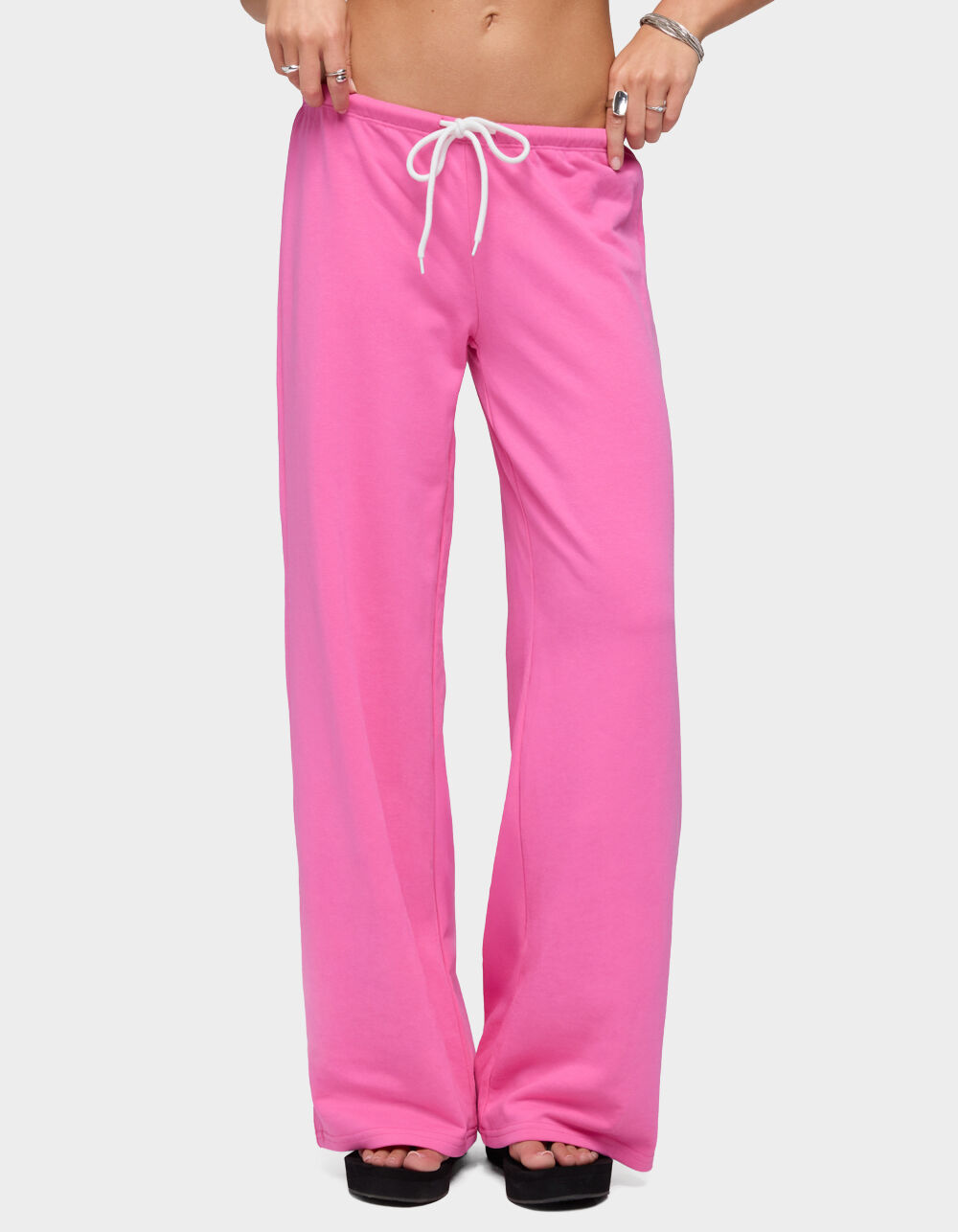 EDIKTED Callista Straight Leg Sweatpants
