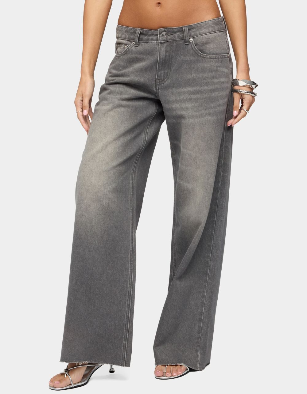 EDIKTED Raelynn Washed Low Rise Baggy Jeans