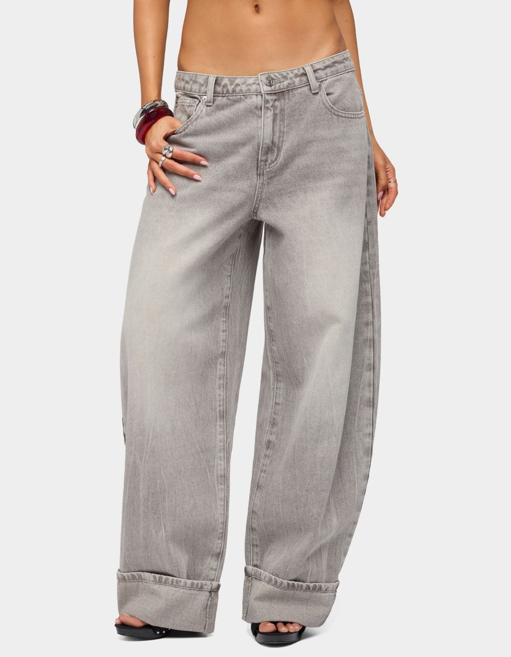 EDIKTED Kella Low Rise Baggy Jeans