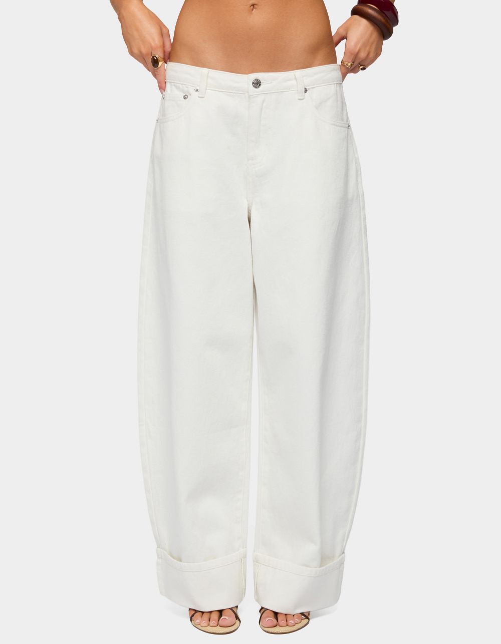EDIKTED Kella Low Rise Baggy Jeans