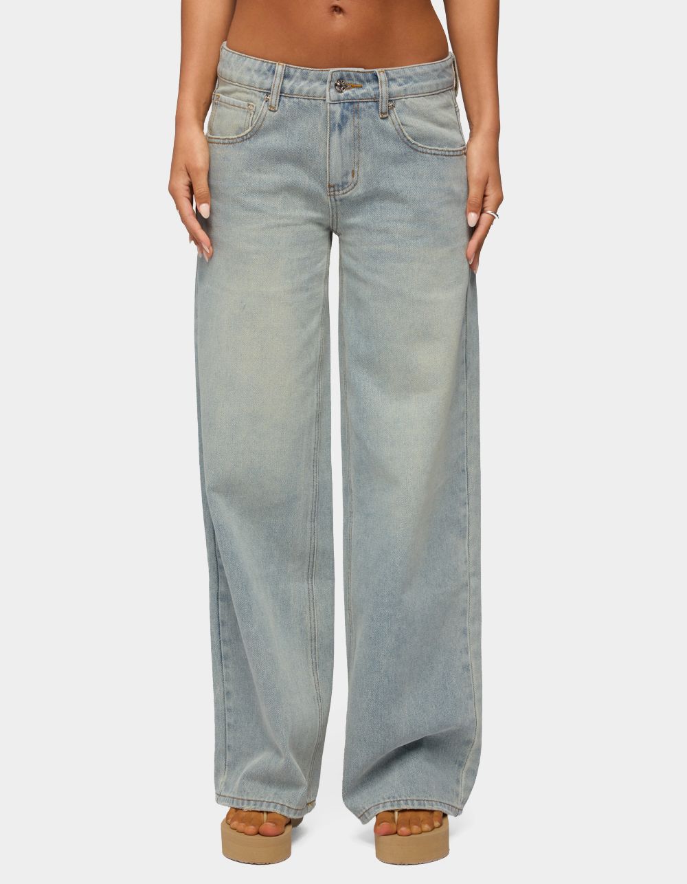 EDIKTED Quintie Mid Rise Straight Leg Jeans