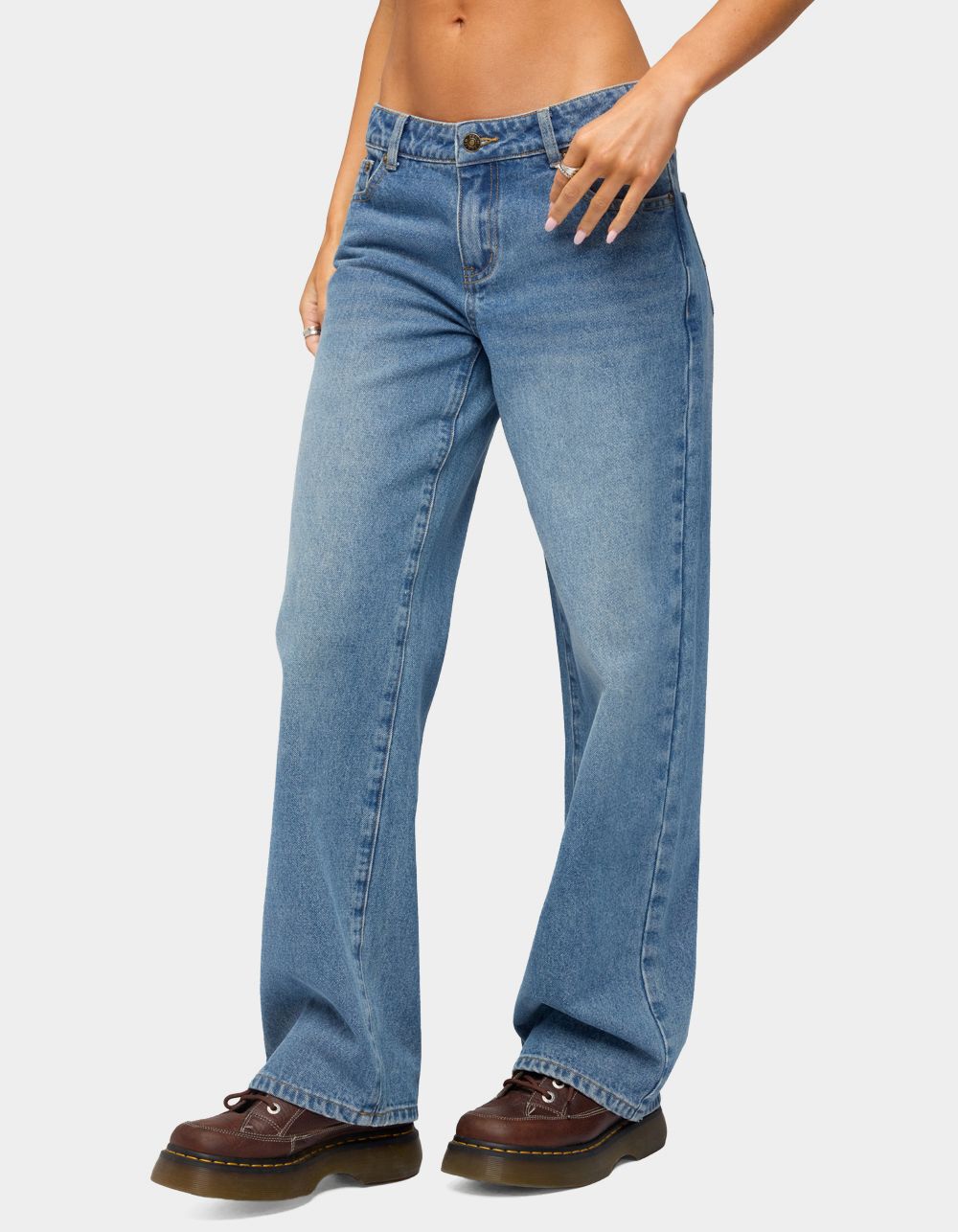 EDIKTED Breslin Low Rise Straight Leg Jeans