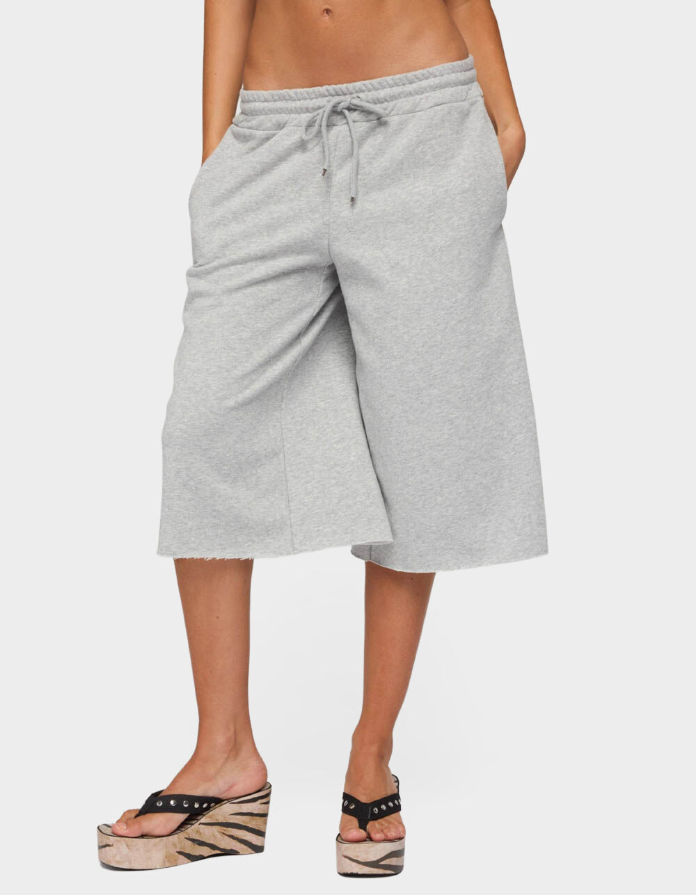 EDIKTED Amika Oversized Bermuda Shorts